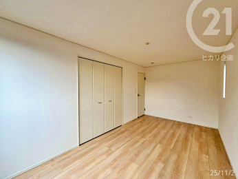  2Km8.25^1̑傫Ȏ[Ă܂B