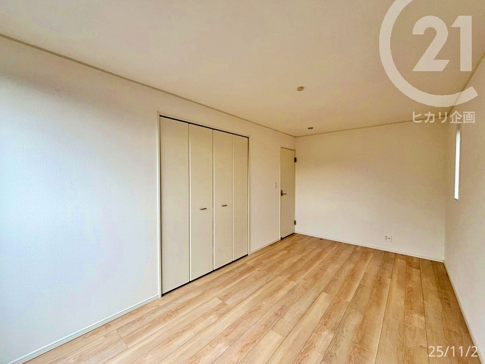  2Km8.25^1̑傫Ȏ[Ă܂B