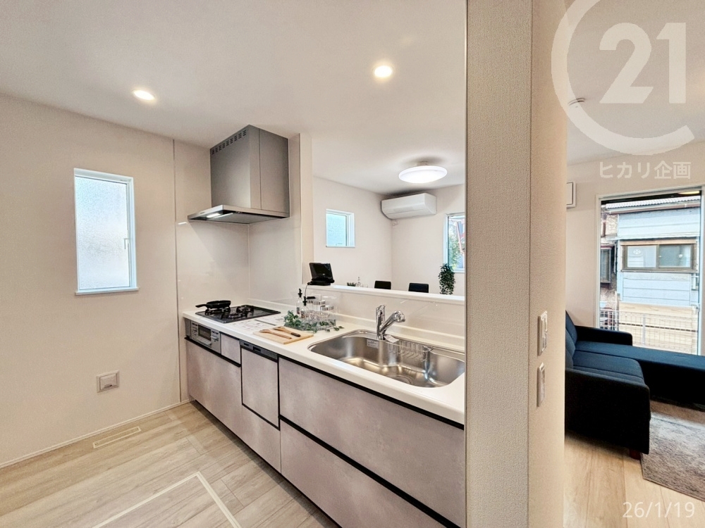  �L�b�`���͗����������F�����B�򐅊��r���g�C���H��������Ă��܂��B