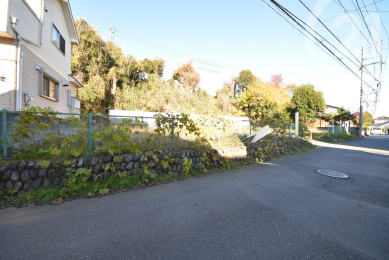 現地土地写真 ／JR青梅線「中神」駅より徒歩12分。建築条件なしの売地です。（03/12/11）