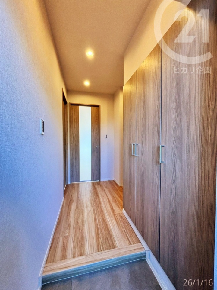  �����ց�