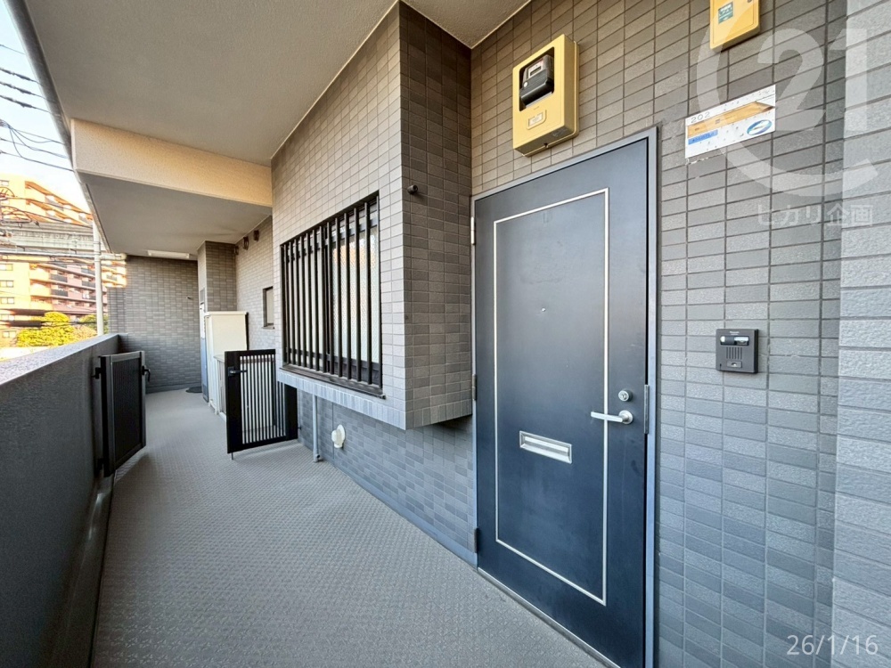  �����ց�