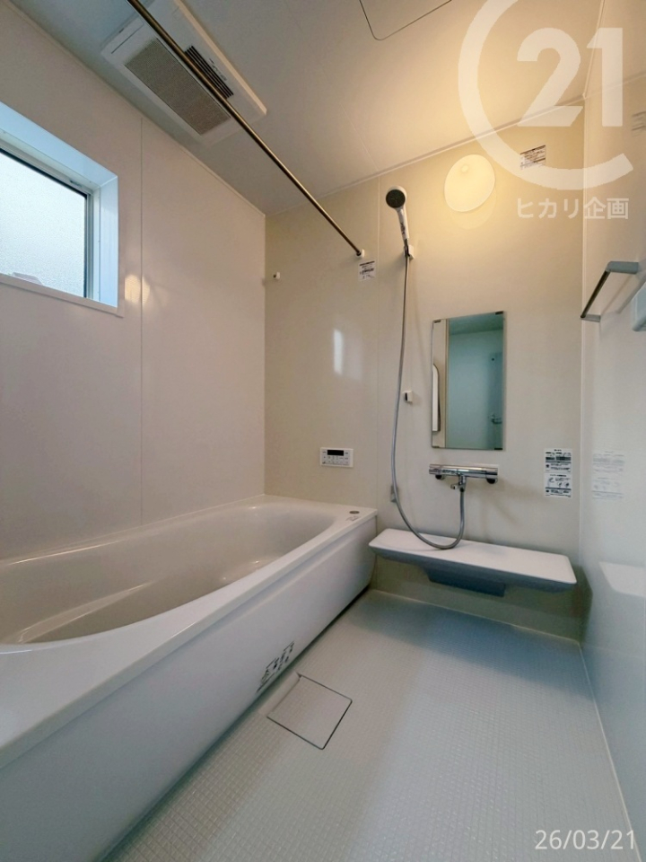  1�؃T�C�Y�̃��j�b�g�o�X�B���������@�t���ł��B