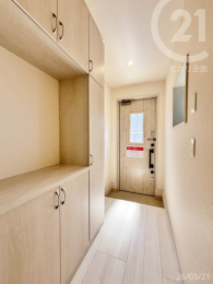  �����ց�