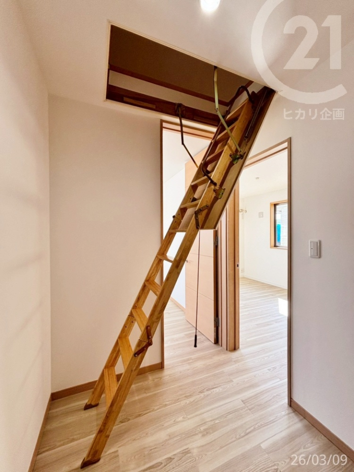  2�K�z�[�����珬�������[�ɃA�v���[�`�ł��܂��B