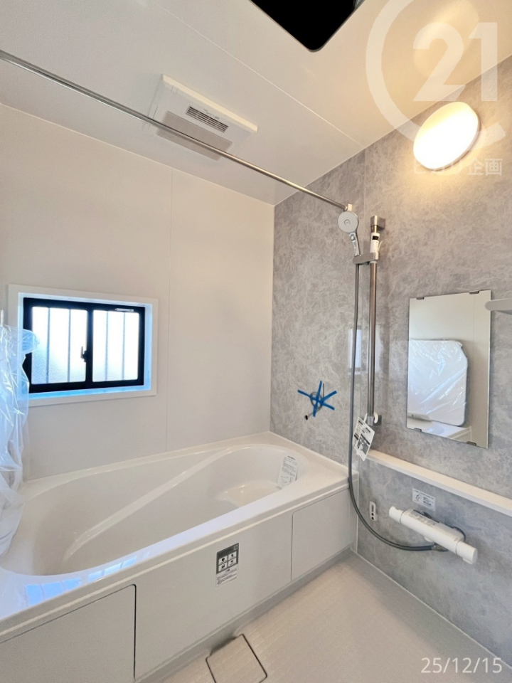  1�؃T�C�Y�̃��j�b�g�o�X�B���������@�t���ł��B