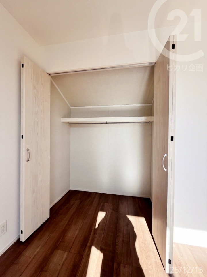  ��2�K�m���E7����