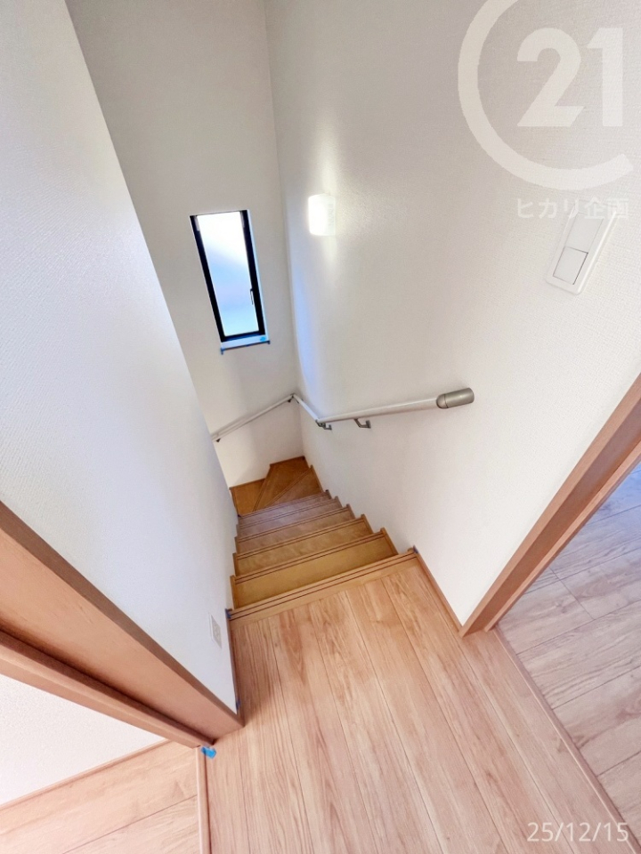  �肷��t���̊K�i�ł��B