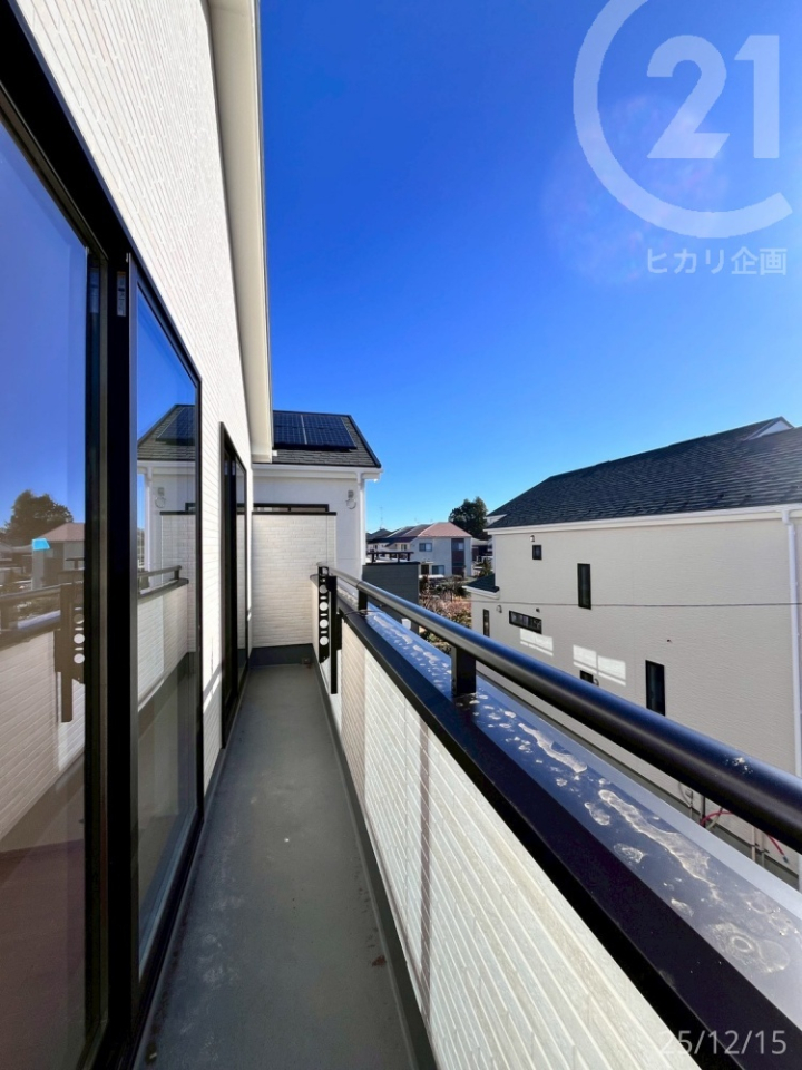  2���ɖʂ������C�h�X�p���o���R�j�[