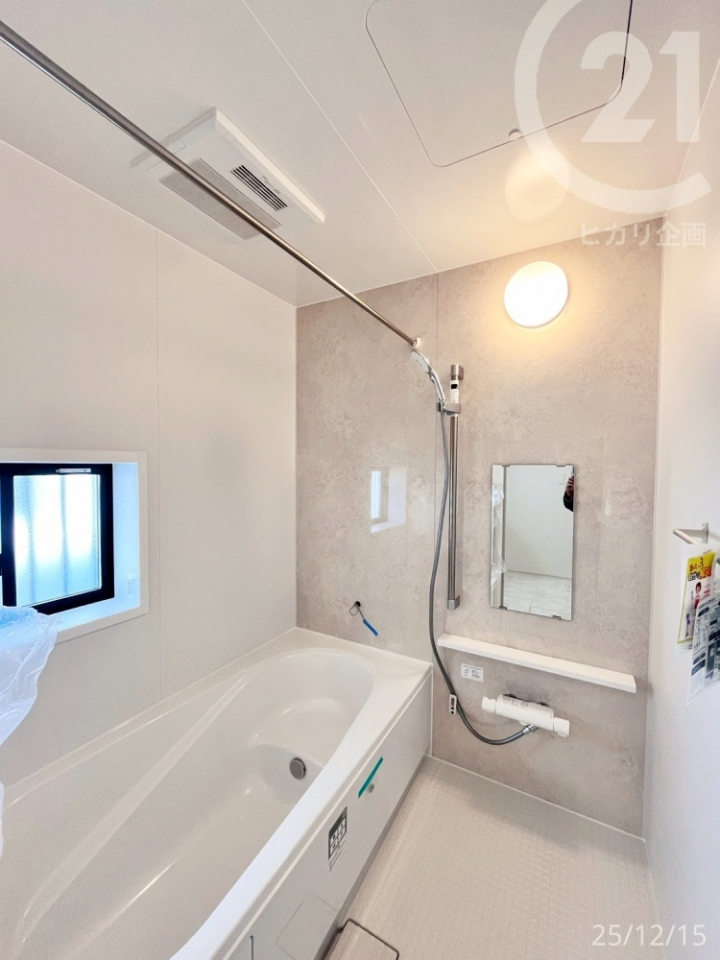  1�؃T�C�Y�̃��j�b�g�o�X�B���������@�t���ł��B