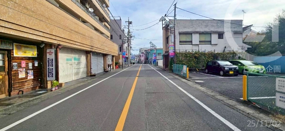  Xܖڂ̑Oɂ͓쓌Hi8mjʂĂ܂B