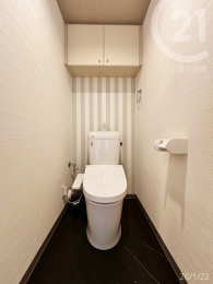  �g�C���V�K�����ς݁B�㕔�ɂ͎��[�X�y�[�X����B