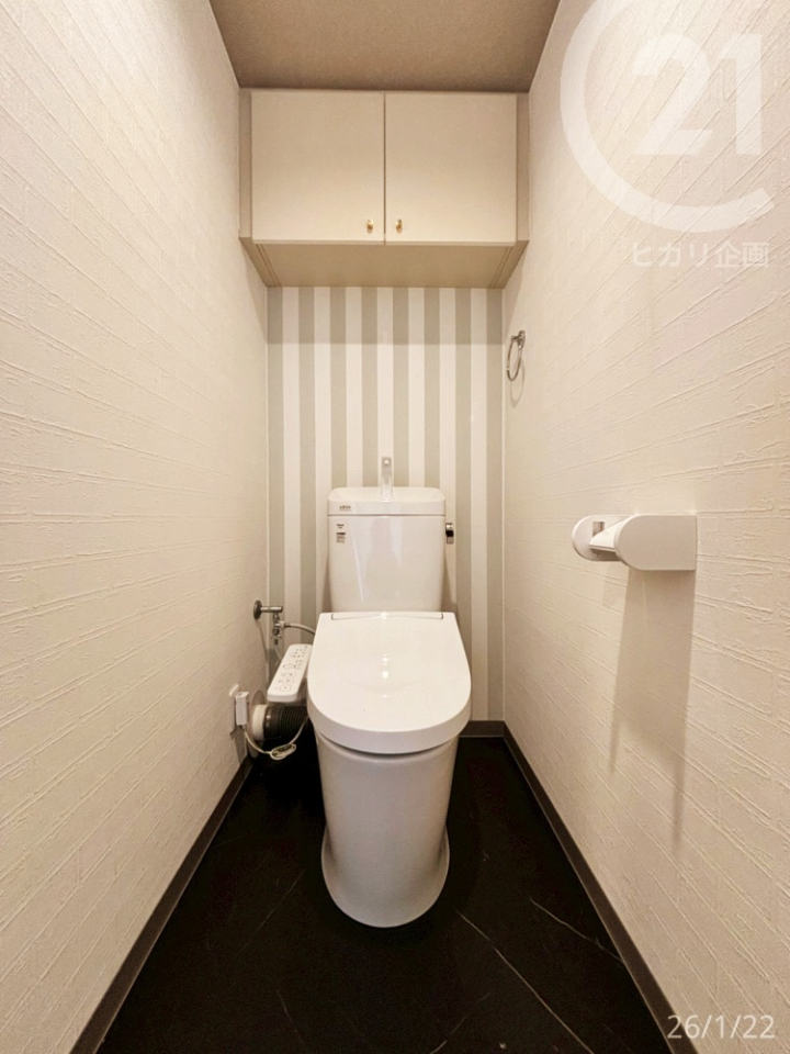  �g�C���V�K�����ς݁B�㕔�ɂ͎��[�X�y�[�X����B