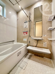  1�؃T�C�Y�̃��j�b�g�o�X�B���������@�t���ł��B