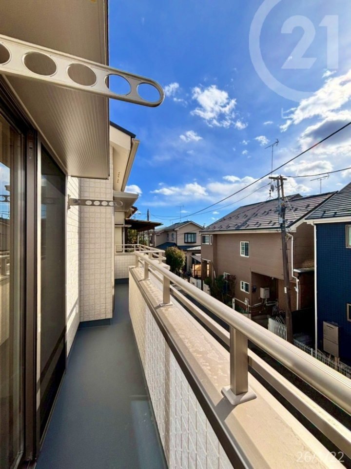  2���ɖʂ������C�h�X�p���o���R�j�[