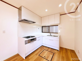  L���^�̃V�X�e���L�b�`���B��ƃX�y�[�X���L���A���������X���[�Y�ɍs���܂��B