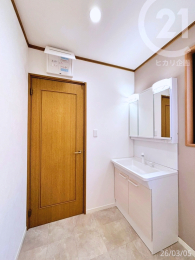  ���邭�������̂�����ʃX�y�[�X�B