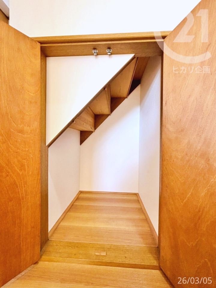  ���։����[