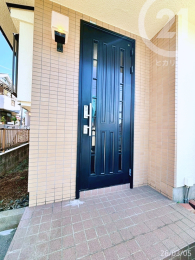  �����t���̌��փ|�[�`�ŉJ�̓������S�B