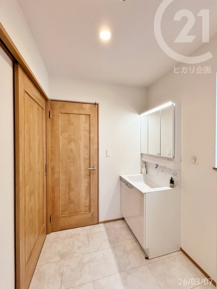  �z�[���ELDK�̂ǂ��炩��ł��A�v���[�`�\��2WAY�����̐��ʎ�