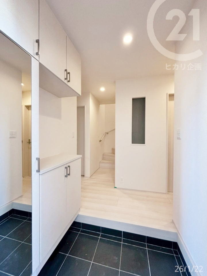  �����ց�