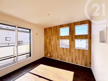  ���m��5.5�����ؖڒ��̕ǎ����A�N�Z���g�̓�����o���R�j�[�ɏo���֗��Ȃ������B