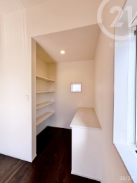  ���m��7.5�������[�N�X�y�[�X�ɂ͎��[�����ŏ��ޗނ��Еt����Ƃ�����܂��B