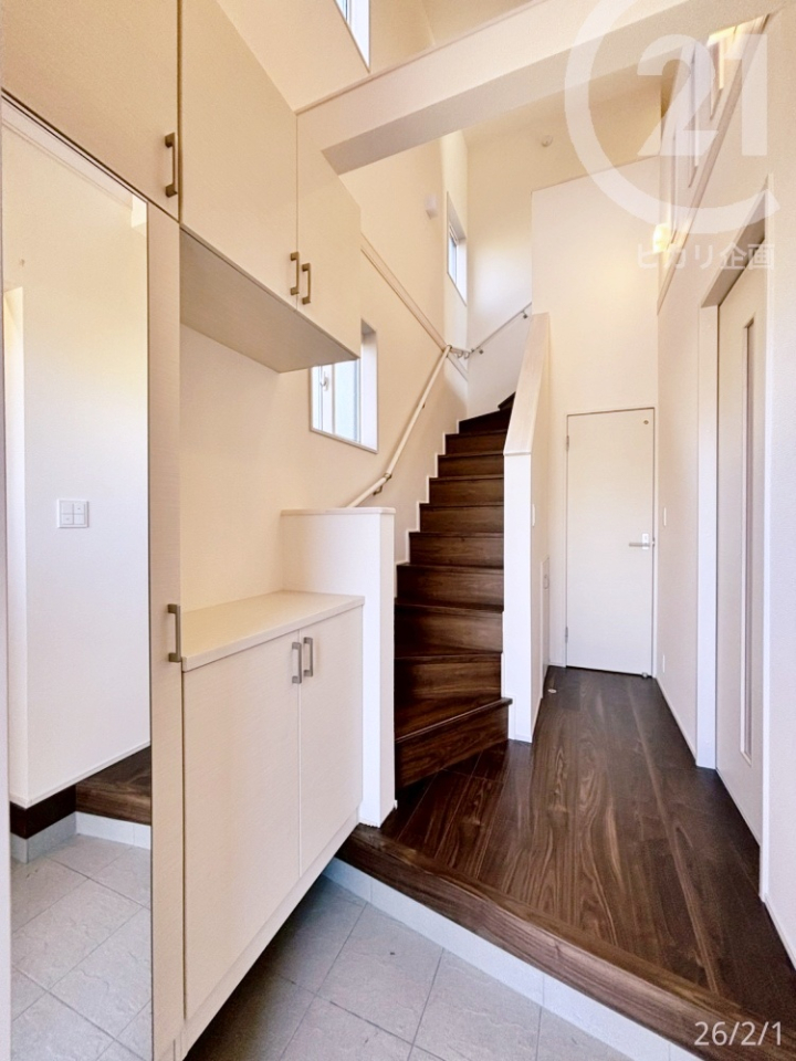  �����ց����ւ܂��Ɏ��[������A�C����p�i����������Еt���܂��B