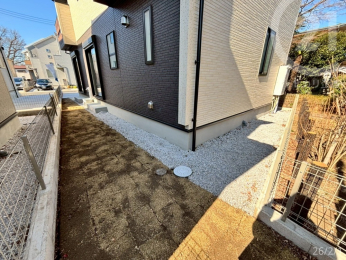  ���끄��ɖʂ�����X�y�[�X�t���ŁA��������̗ǂ����O��Ԃł��B