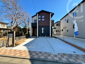  ���J�[�X�y�[�X�F2�䕪���O�ʓ��H�͕�6������A��Ƃ�������Ē��Ԃł��܂��B