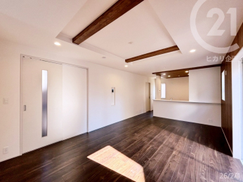  ��LDK����������}���A��Ԃɗn�����ޑΖʎ��L�b�`���z�u�B