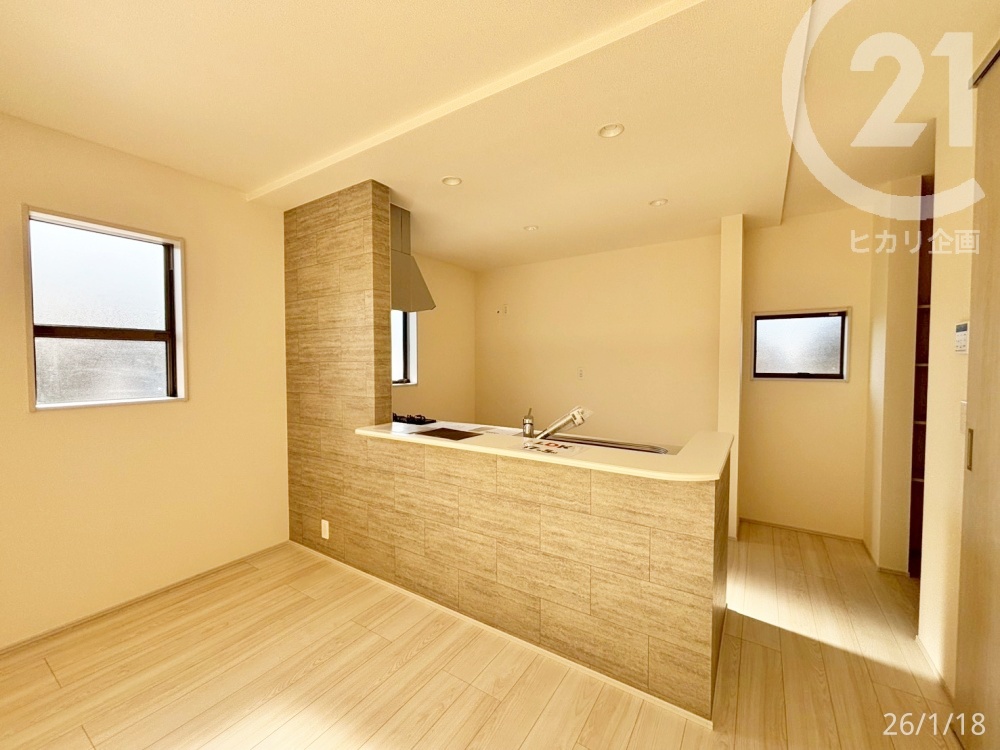  �L�b�`���͐l�C�̑Ζʎ��I