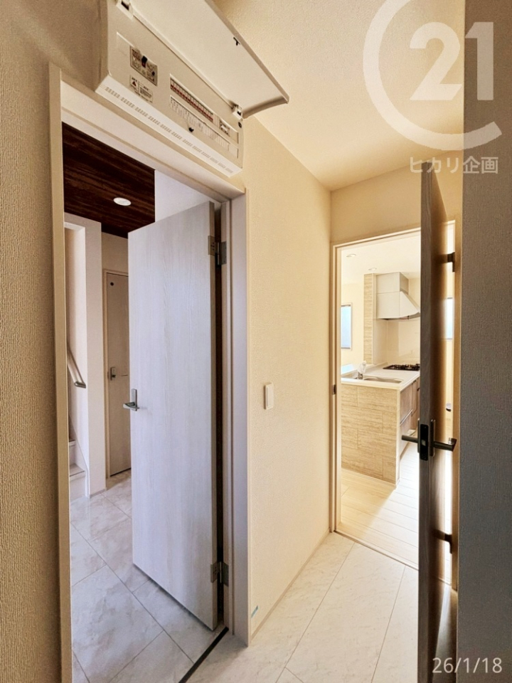  �z�[���E�L�b�`���̂ǂ��炩��ł��A�v���[�`�\��2WAY����