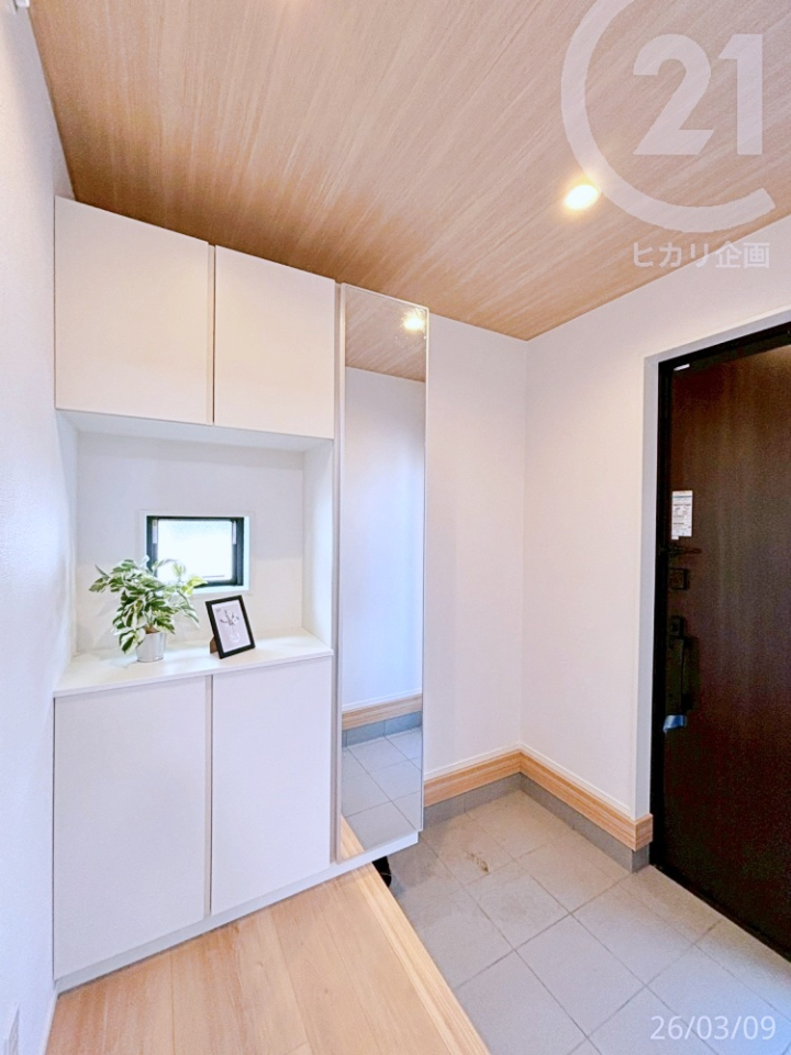  �����ց����[�Ǝp�����t���B�C����������Еt���A���ւ����ꂢ�ɕۂĂ܂��B