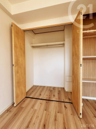  �����r���O���F�U�����N���[�[�b�g�����ɂ��肨�������Еt���܂��B