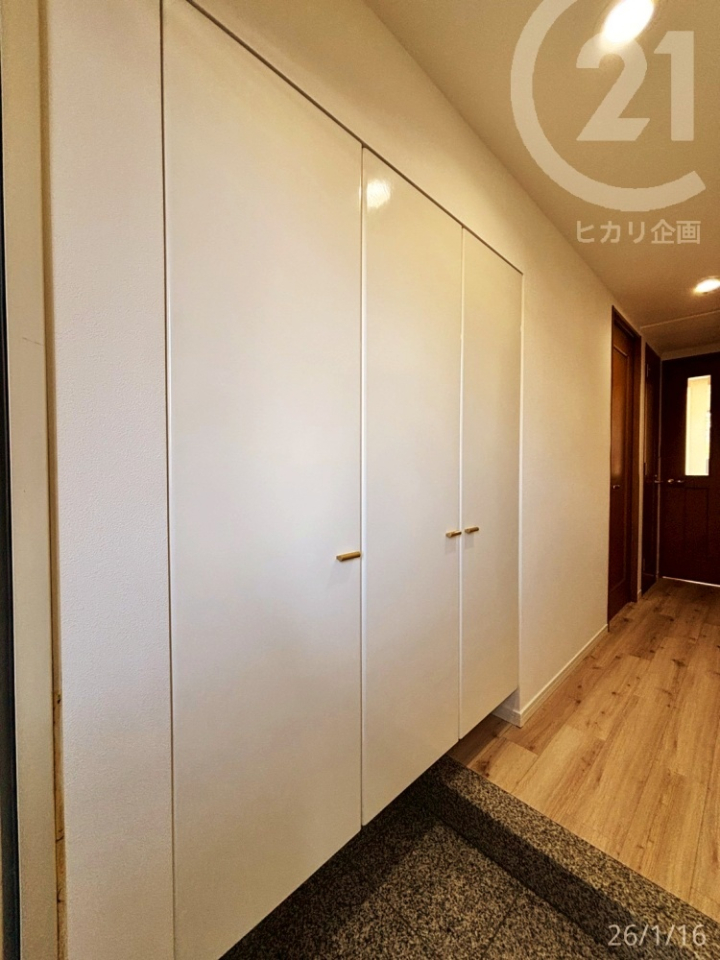  �����ց�