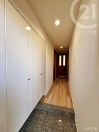  �����ց�