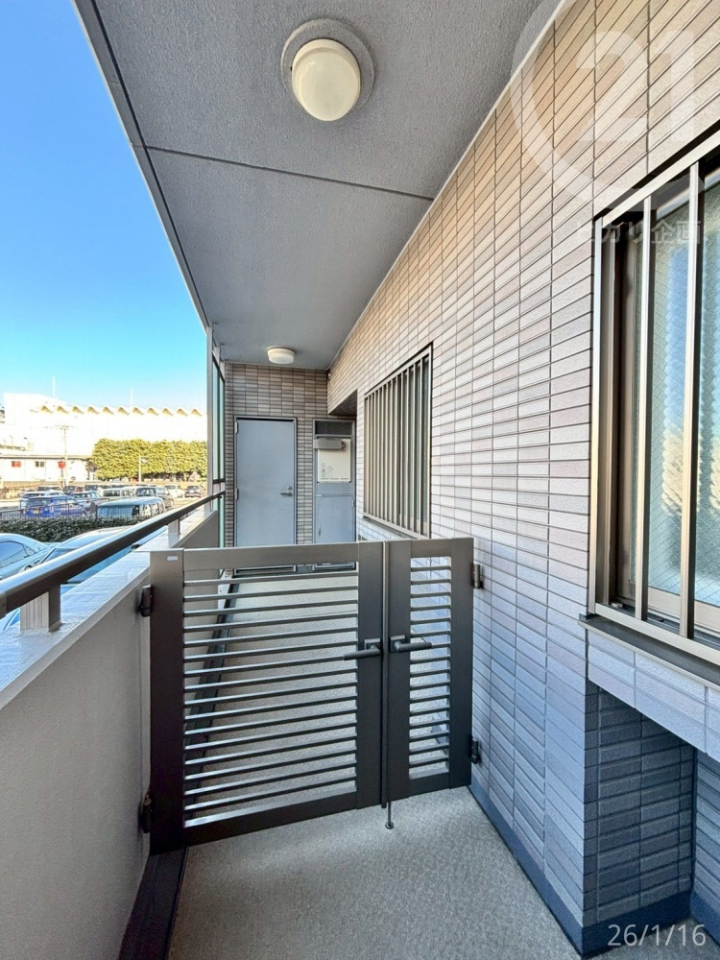  �����ց�