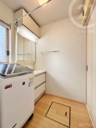  ʎEbhfbL̍s₷A󓮐X[YłB