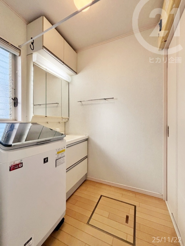  ʎEbhfbL̍s₷A󓮐X[YłB