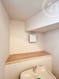  1KgCɃJE^[AF܂y[p[̒uɕ֗ł