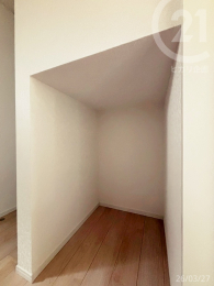  �����ʎ����K�i���̋�Ԃ��L���̂��g�����������܂��B