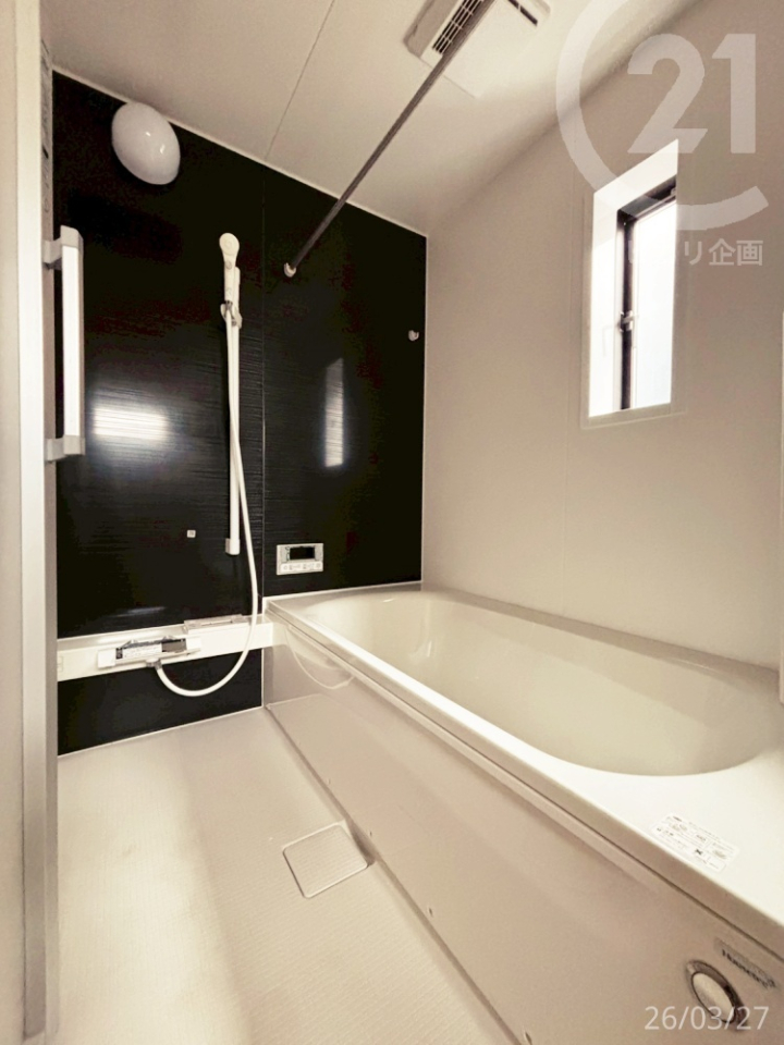  1�؃T�C�Y�̃��j�b�g�o�X�B���������@�t���ł��B