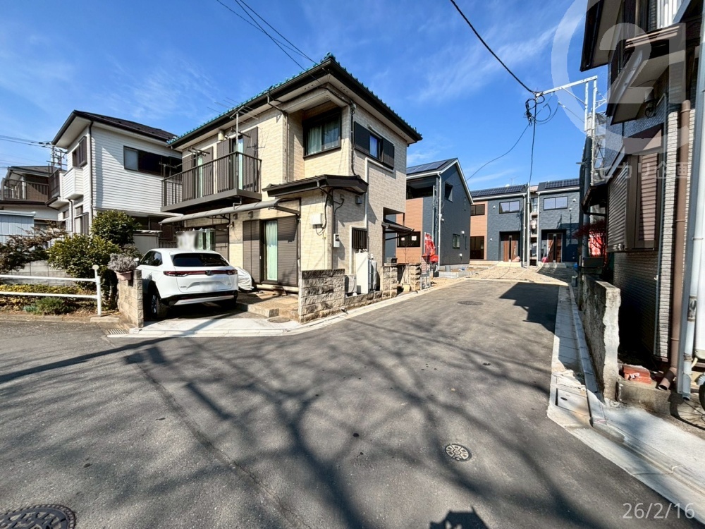  �S4���̒����ɒʂ铹�́A��������5m����܂��B