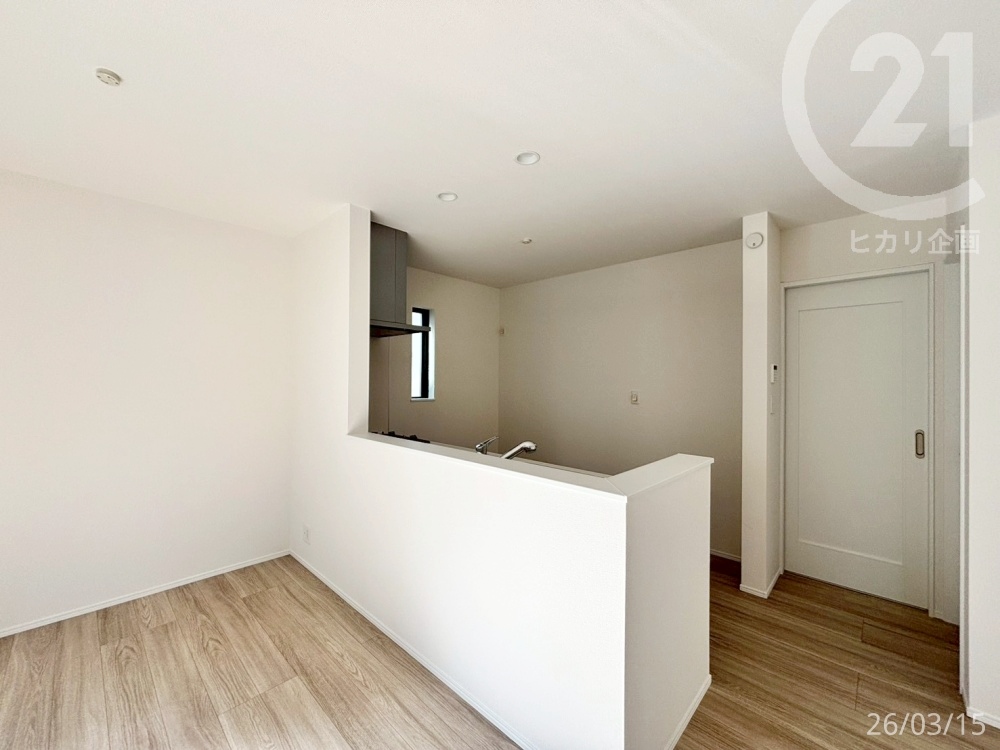  �L�b�`���͐l�C�̑Ζʎ��I