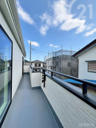  2���ɖʂ������C�h�X�p���o���R�j�[