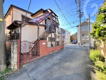  �k������4���E����