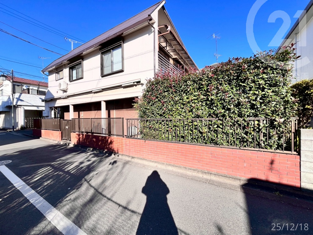  �����̐ړ��Ԍ��͖�14.71���I