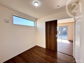  ��1�K�m������4.5���E���r���O�ɗאڂ���m���B