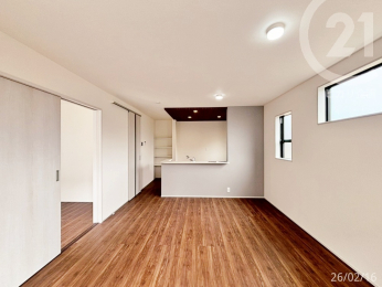  ���r���O�ɂ�1�K�m���������Ă��܂��B�L�b�Y�X�y�[�X��Ǝ����A���ւȂǁA�����X�^�C���ɍ��킹�Ďg����֗��Ȃ������ł��B